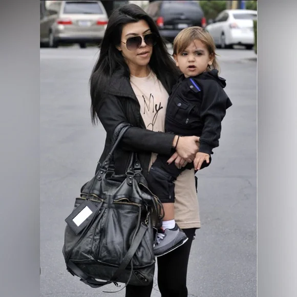 Balenciaga Classic Arena Y2K Leather Tote - Picture 14 of 15